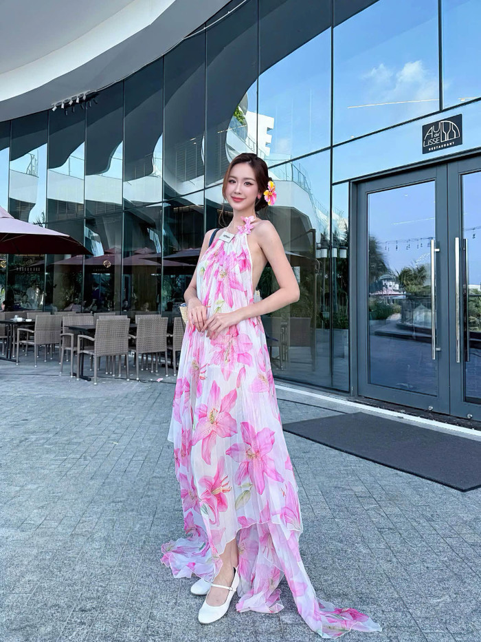 Bí quyết tóc búi hoàn hảo cho sân khấu ngoài trời