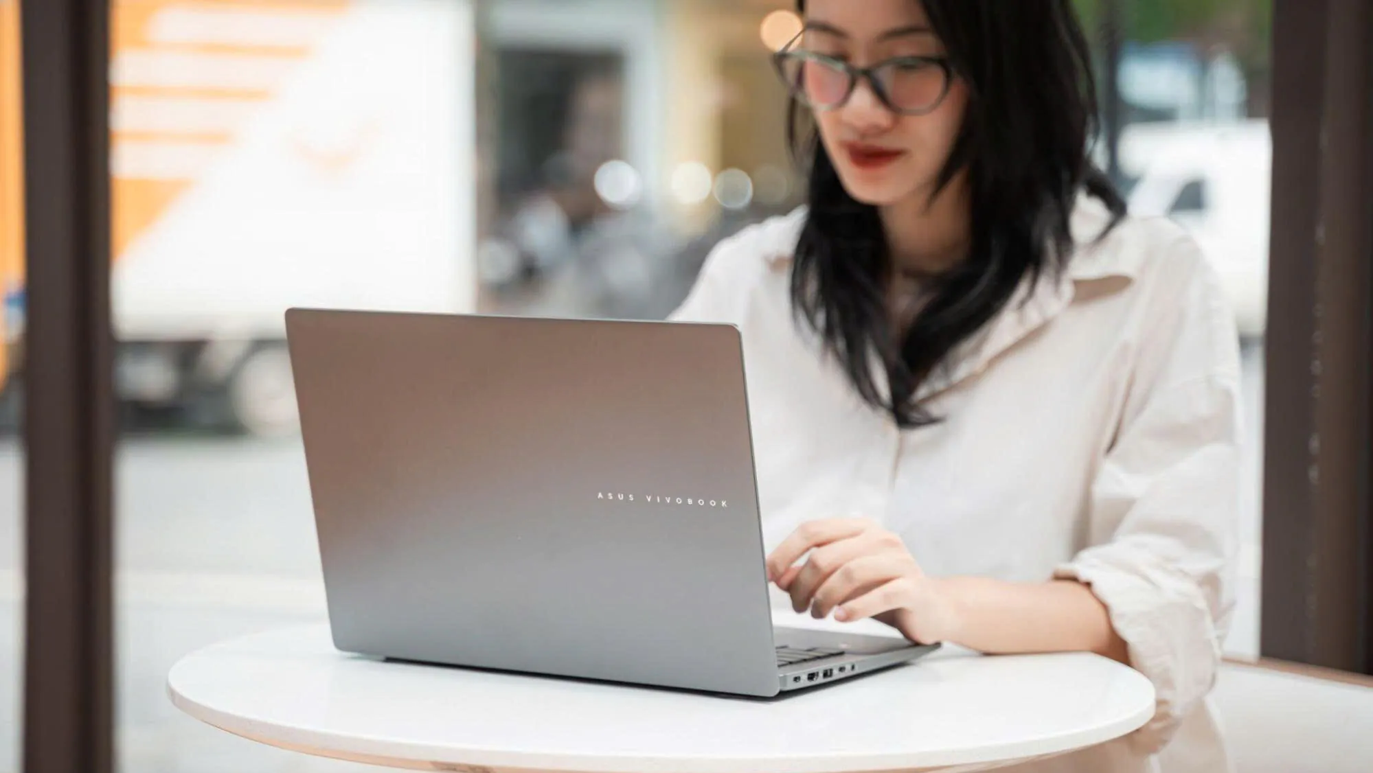 Laptop AI với Copilot+ PC: 6 cách giúp sinh viên học hiệu quả hơn