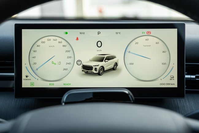 Premium Plug‑in Hybrid SUVs Under $60K: Zeekr vs Chery