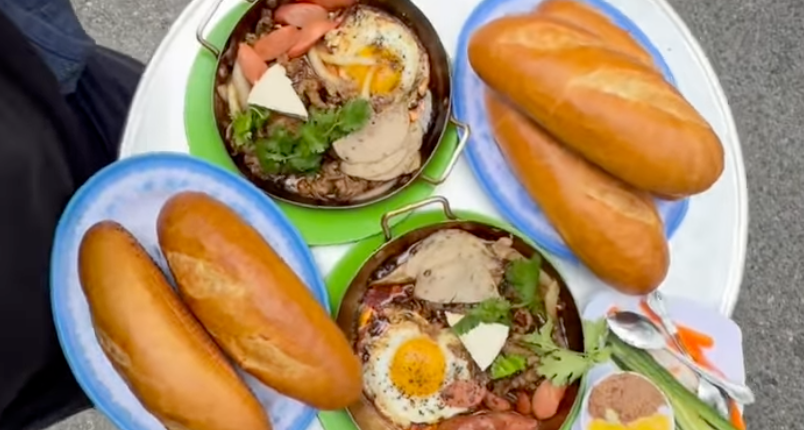 Bánh tráng trộn và bánh mì chảo: Khi ẩm thực Việt trở thành hiện tượng mạng toàn cầu