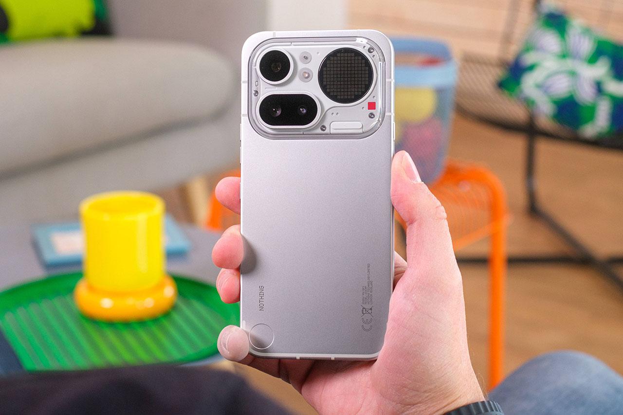 Nothing Phone (4a): điện thoại độc đáo có đáng mua?