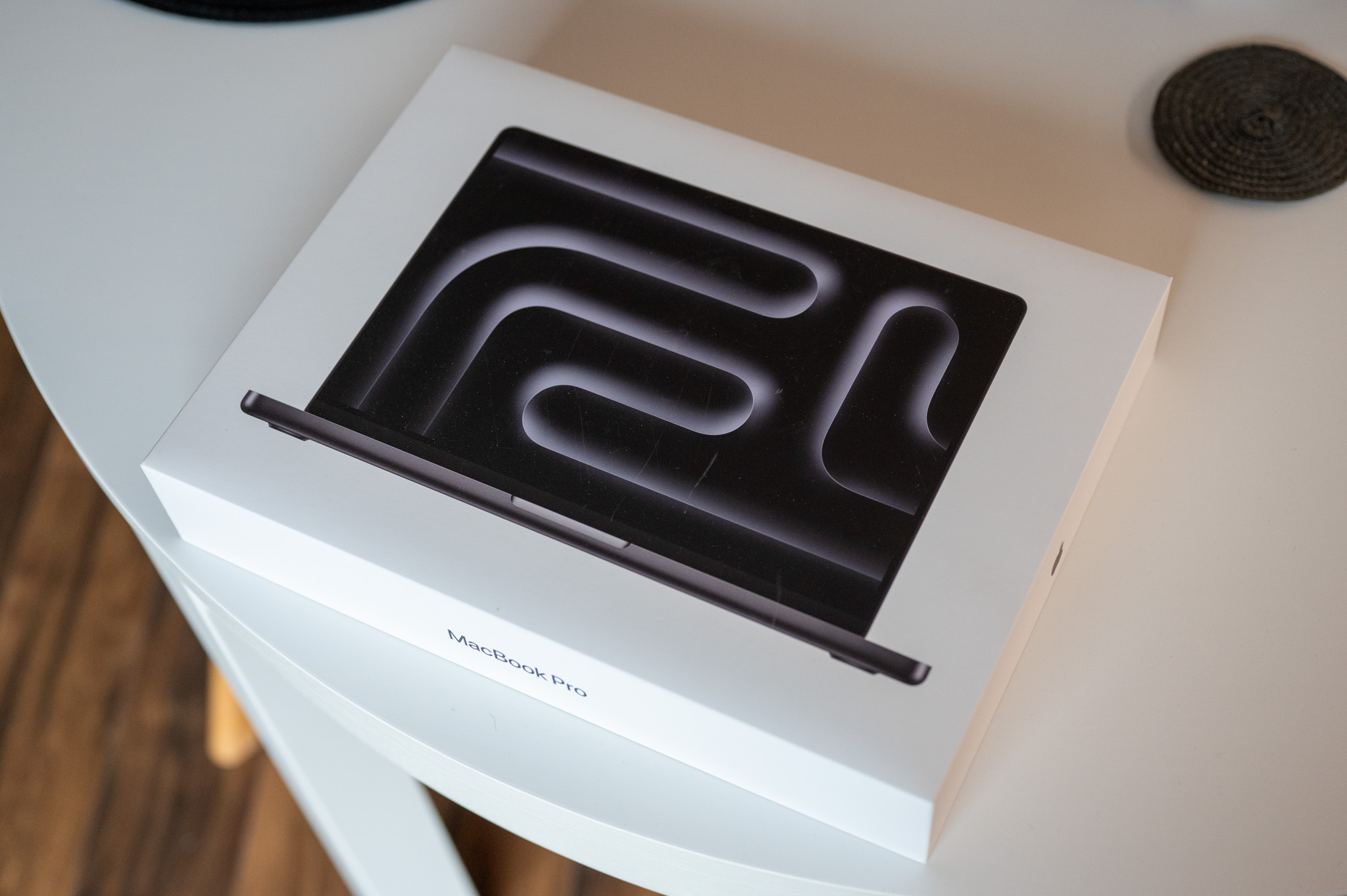 MacBook Ultra OLED: Redesign Terbesar Laptop Apple
