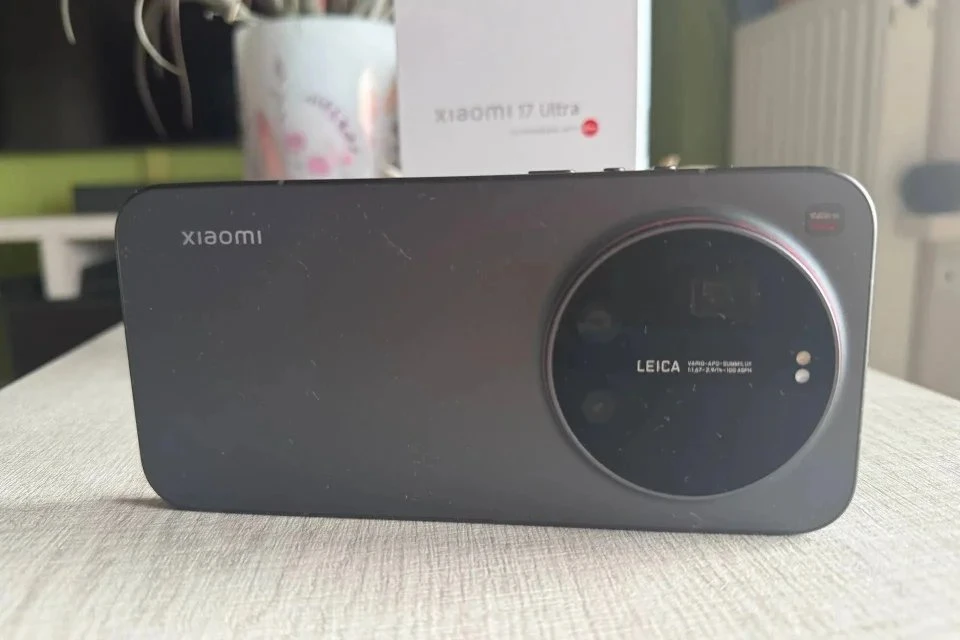 Khi AI camera nhầm Mặt Trời thành Mặt Trăng: Ranh giới ảnh chụp và rendering ảo