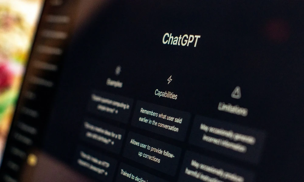 ChatGPT Phiên Bản Thanh Thiếu Niên: An Toàn Đến Đâu Là Đủ?