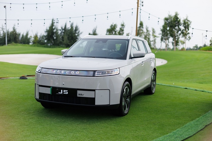 Jaecoo J5: chọn xăng, hybrid hay điện với ngân sách từ 499 triệu?