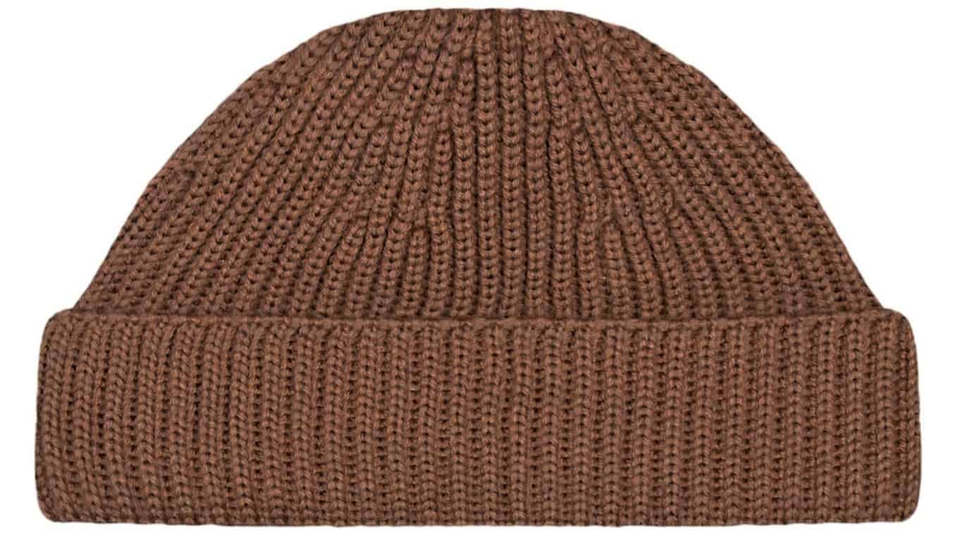Accessory Layering Guide: Cross-Body Bags, Hats and Belts for Casual Outfits