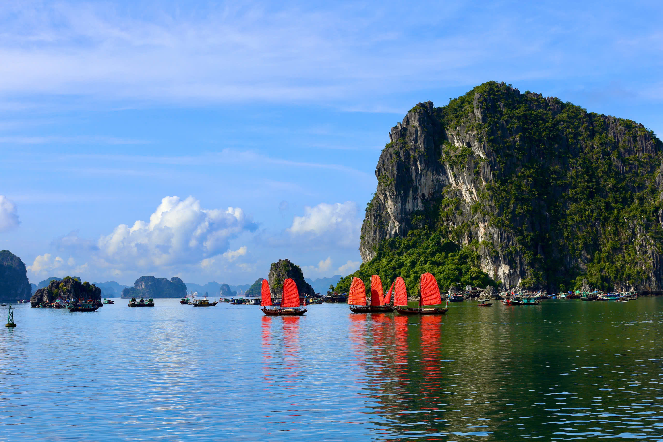 Quảng Ninh kích cầu Thu Đông: từ lễ hội đến hộ chiếu di sản