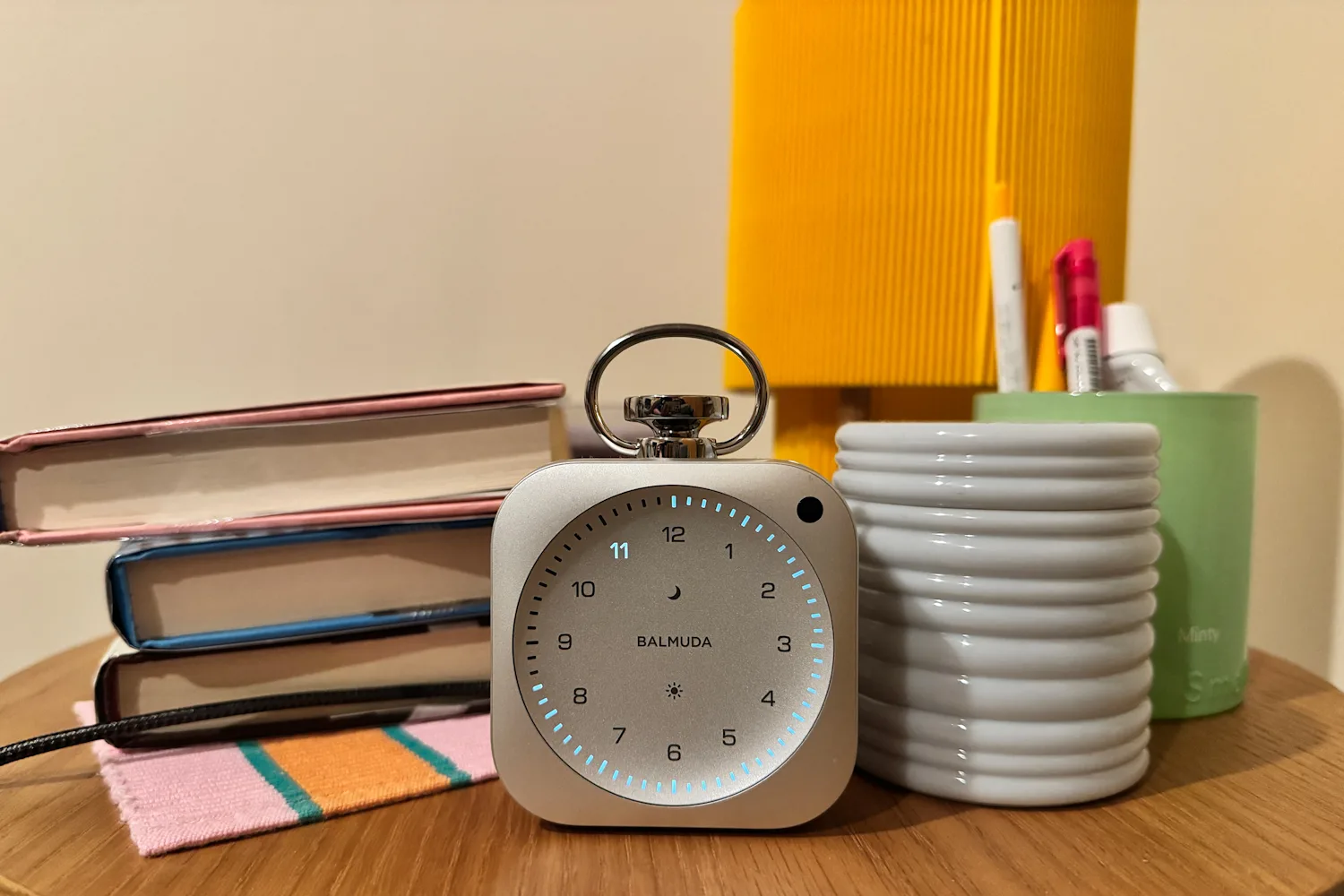 Đồng hồ báo thức mặt trời nhân tạo: Hatch và mẫu retro nào đáng mua?