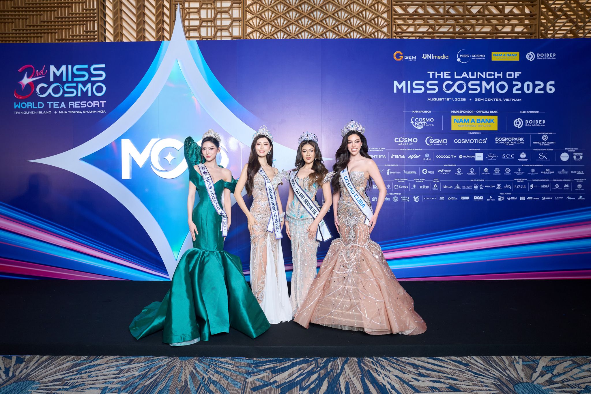 Miss Cosmo: 23 ngày biến Việt Nam thành điểm dừng văn hóa toàn cầu