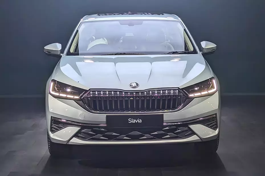 Skoda Slavia mới: hộp số 8 cấp và cuộc chơi sedan giá rẻ