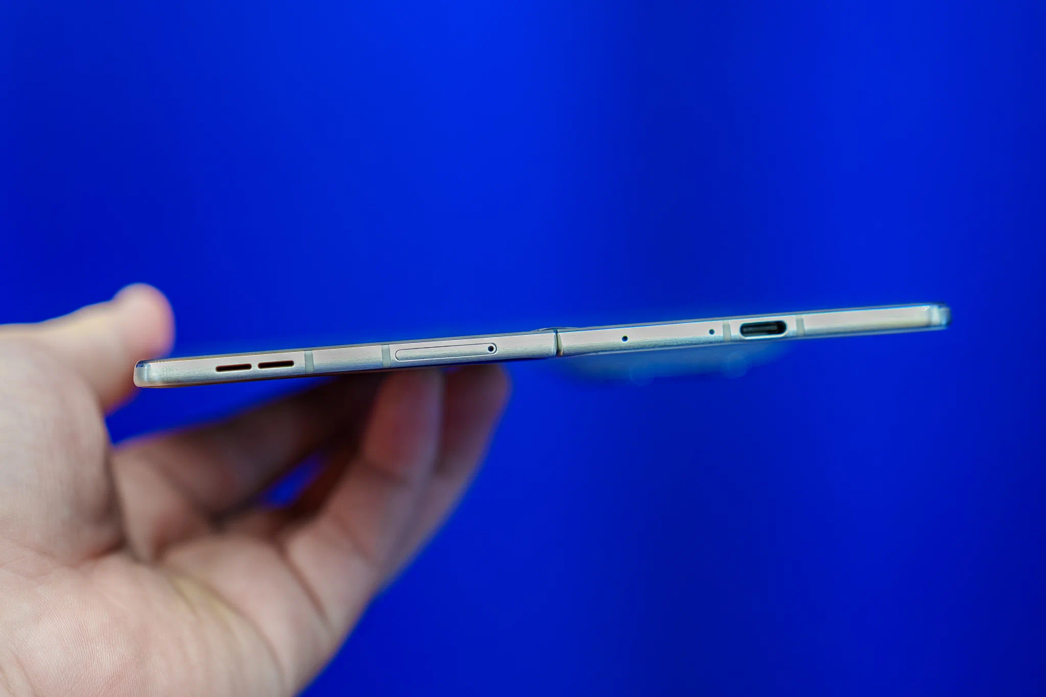 Motorola razr fold ra mắt: smartphone gập đáng nâng cấp nhất?