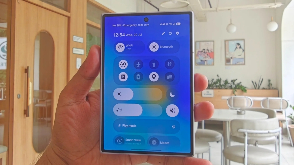 Chi phí sửa Z Fold 8 Ultra: nên mua hay phải dè chừng?