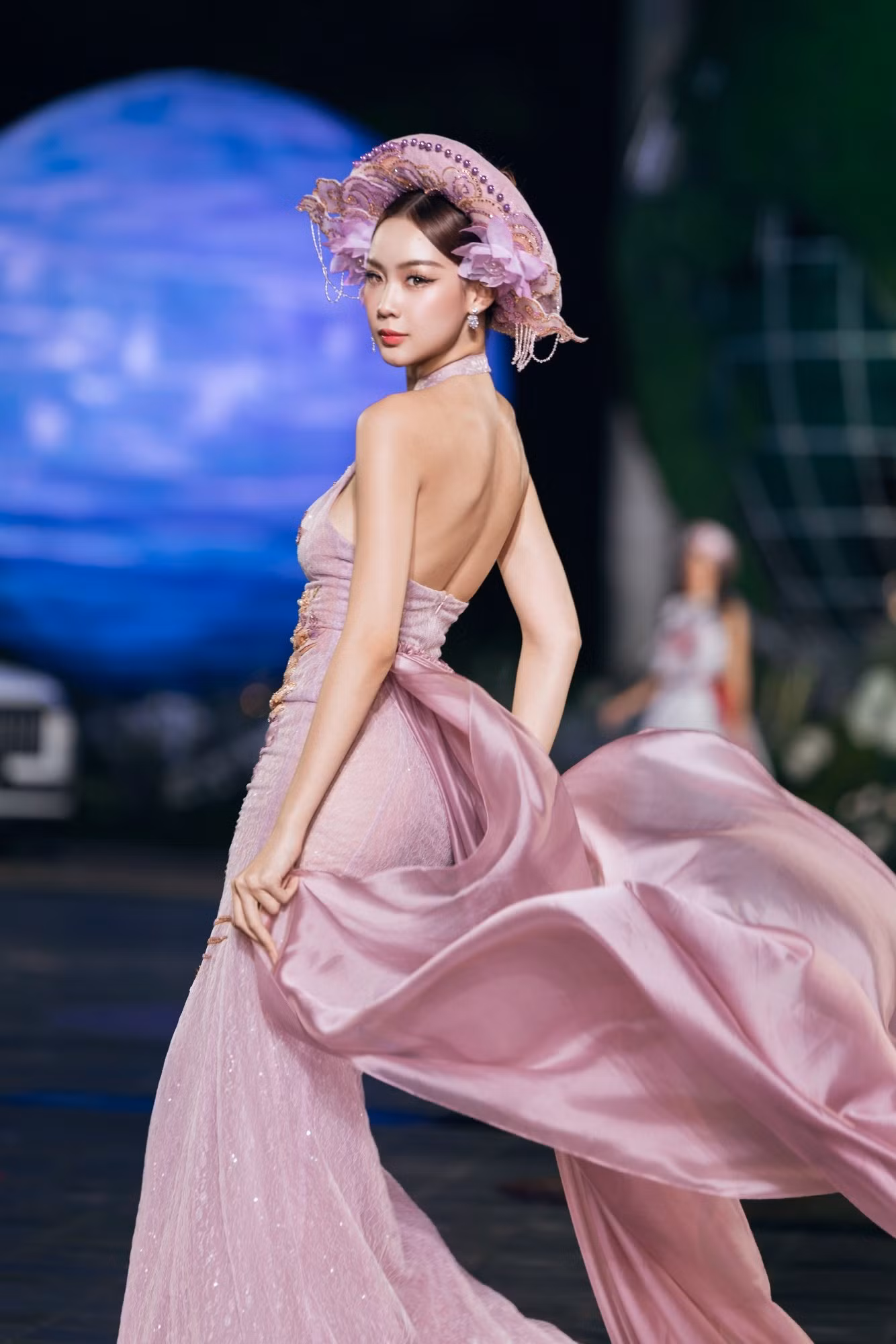 111 thí sinh mở sàn diễn Hải Phòng: thời trang Việt kể chuyện di sản
