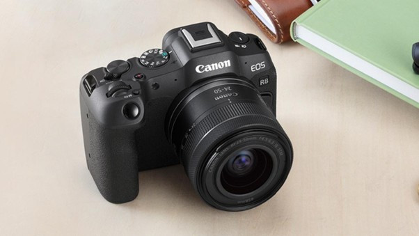 Canon EOS R8 có giữ giá trị lâu dài hơn Canon 80D không?