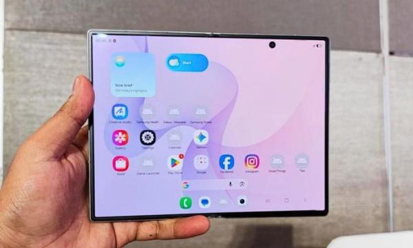 Điện thoại gập bùng nổ: iPhone Fold sắp đổi cuộc chơi