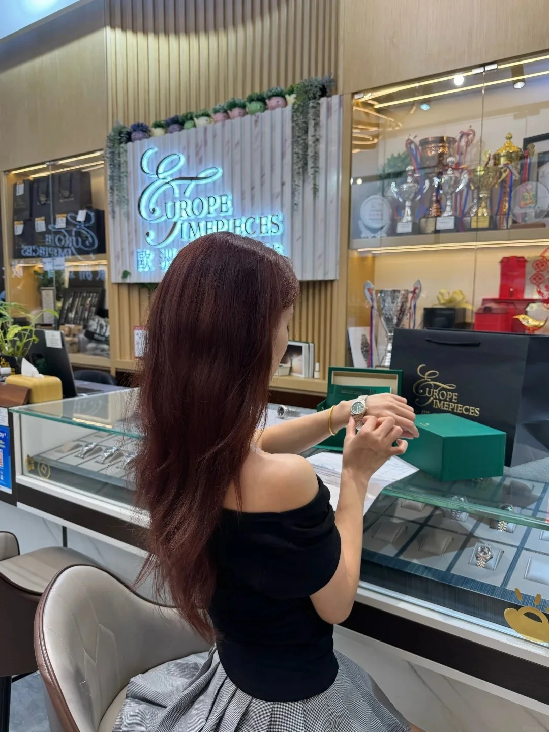 Khi đồng hồ Rolex tăng giá, Gen Z châu Á chọn thương hiệu độc lập