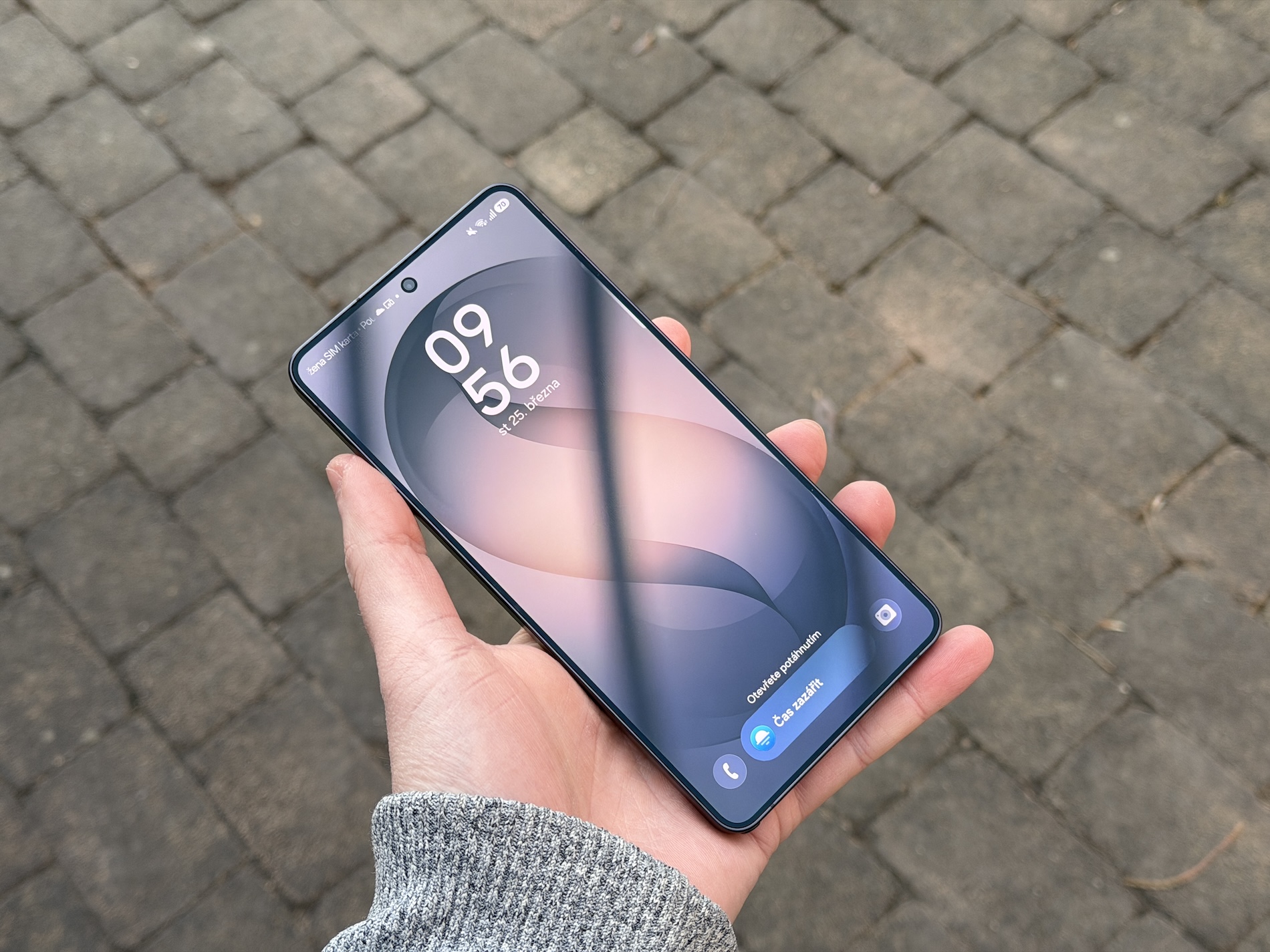 Galaxy S26 Ultra màn hình tím đỏ: Samsung lên lịch sửa và bài học cho người dùng