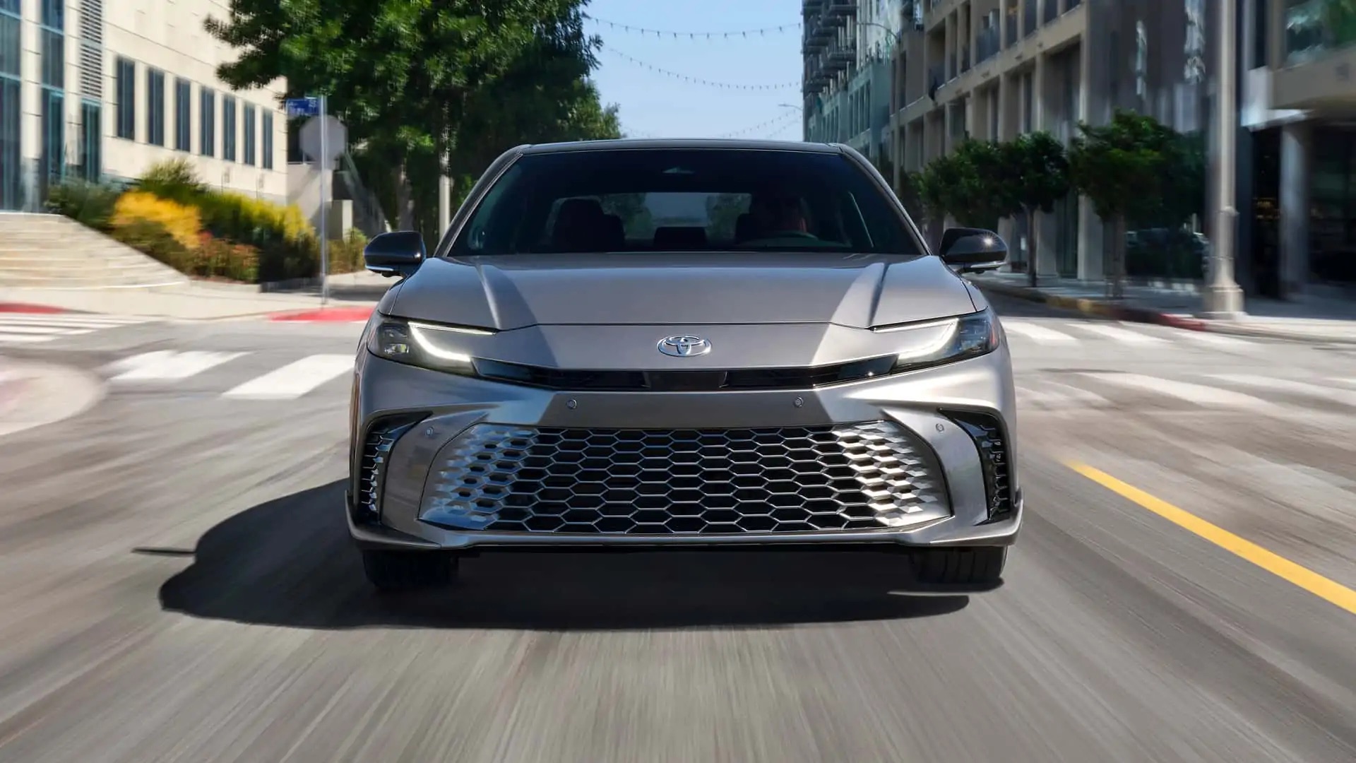 Toyota Camry bị triệu hồi vì lỗi màn hình đồng hồ: Hướng dẫn tự kiểm tra xe của bạn