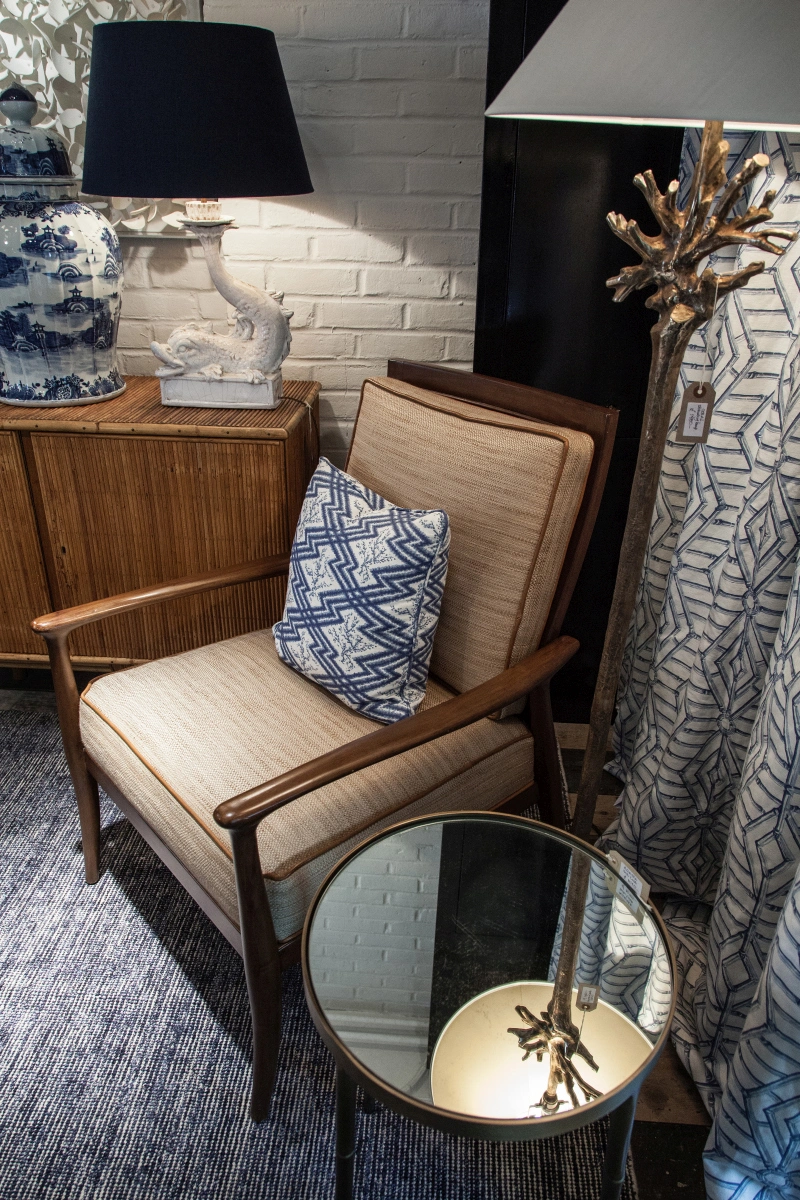 How Rugs Unite Disconnected Furniture and Shape a Room