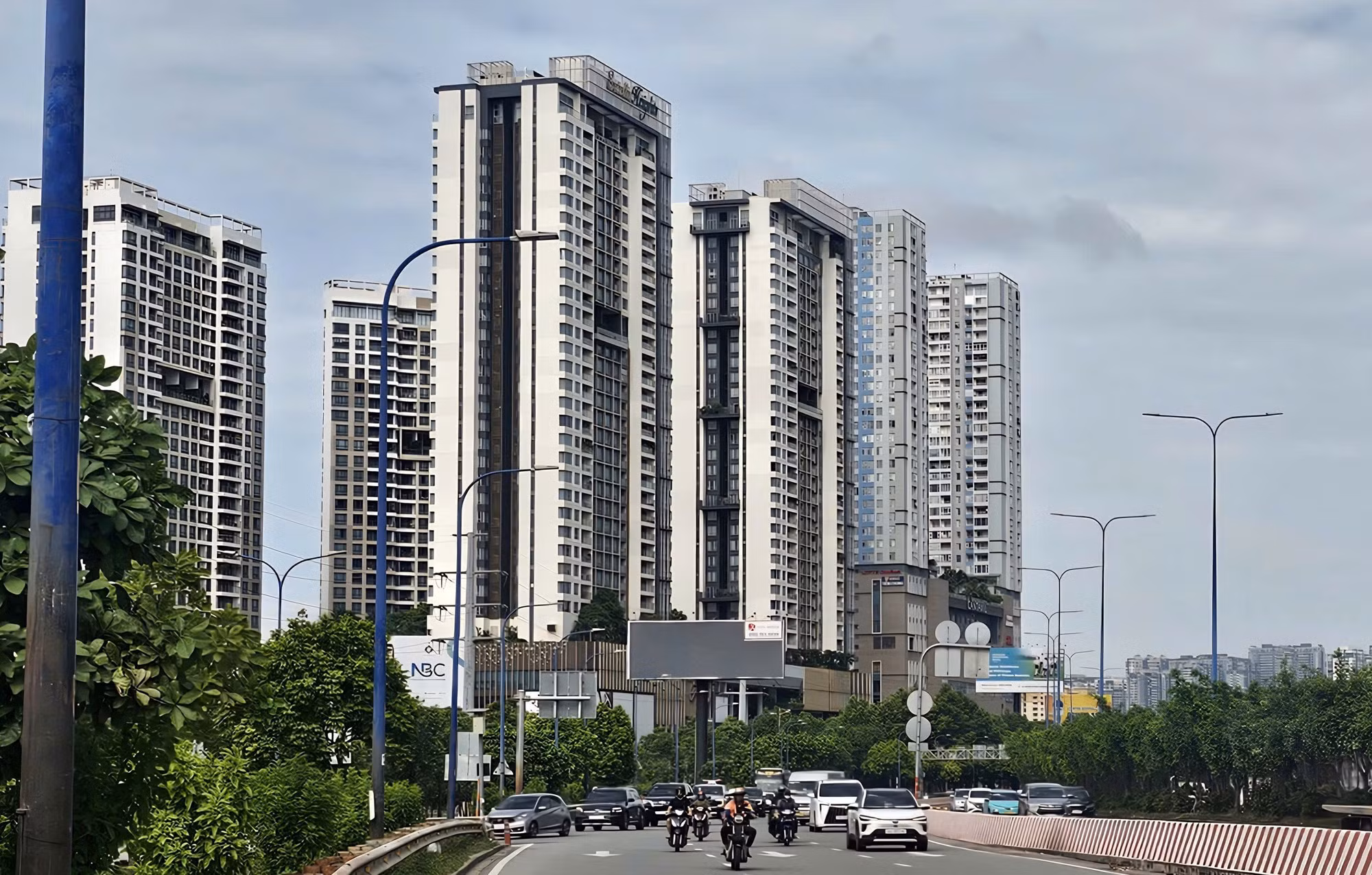 TP.HCM tăng tốc thu ngân sách: ba mũi giáp công để chạm mốc 1 triệu tỷ