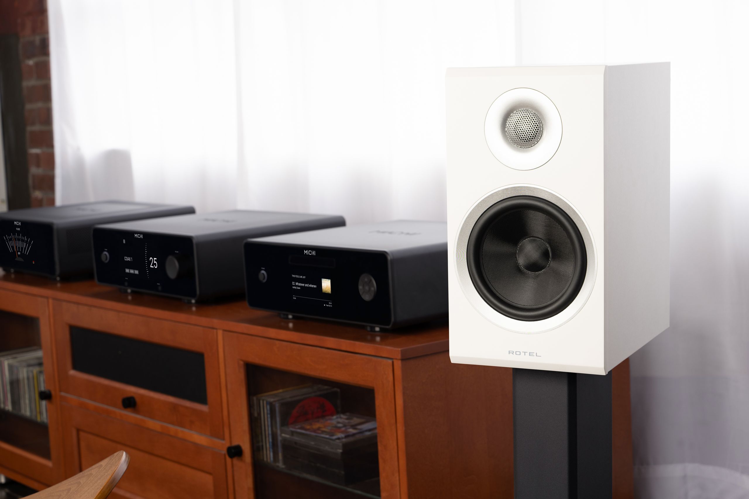 Rotel Amora 5: Stand-Mount Precision and the Passive Revival
