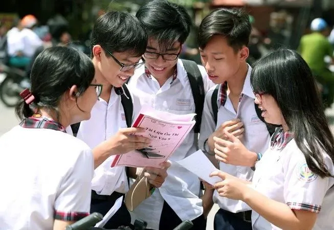 Tiếng Anh bắt buộc từ lớp 1: Phụ huynh cần quyết sớm
