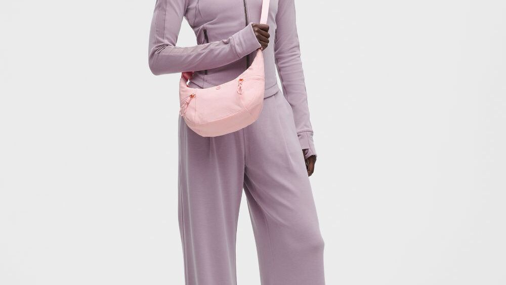 Tas Tahan Air Terjangkau Gantikan Crossbody Designer