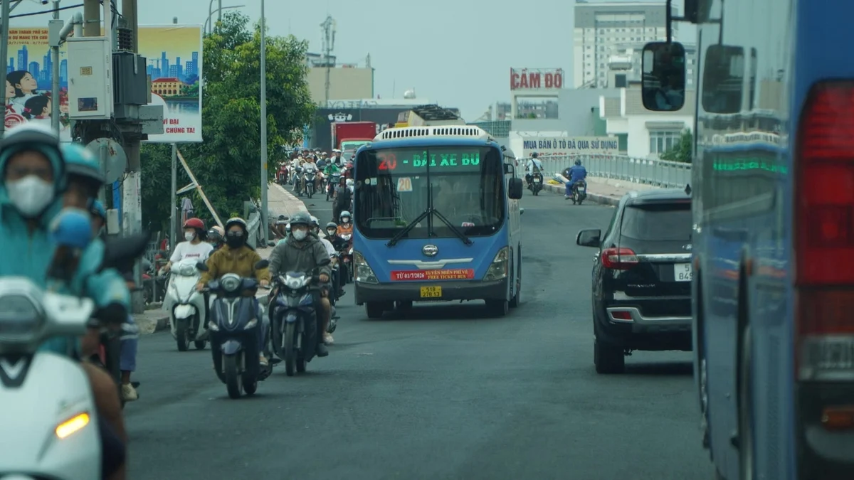 TP.HCM xanh hóa giao thông công cộng: metro 187km và xe buýt sạch dẫn đường