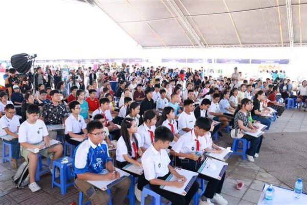 Tiếng Anh lớp 1 bắt buộc: Cơ hội lớn, thách thức không nhỏ