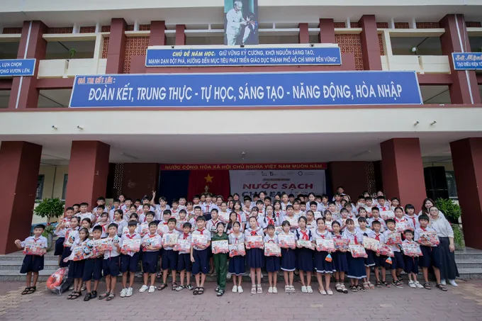 Hệ thống lọc nước thông minh đến với học sinh vùng sâu