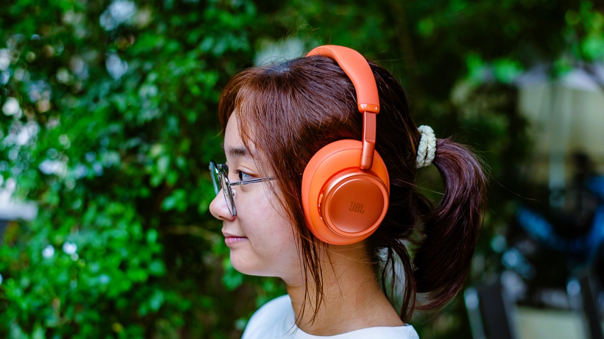 JBL Live 780NC: Over-ear nhiều tính năng với chống ồn thích ứng 2.0