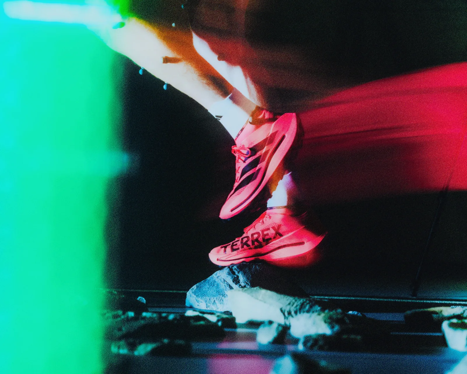 Adidas Agravic Speed Ultra Evo: giày trail tốc độ cho vận động viên chuyên nghiệp