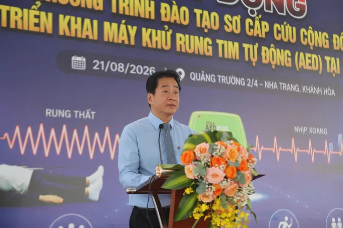 Máy khử rung tim tự động trên phố biển: bước ngoặt cho cấp cứu tim mạch
