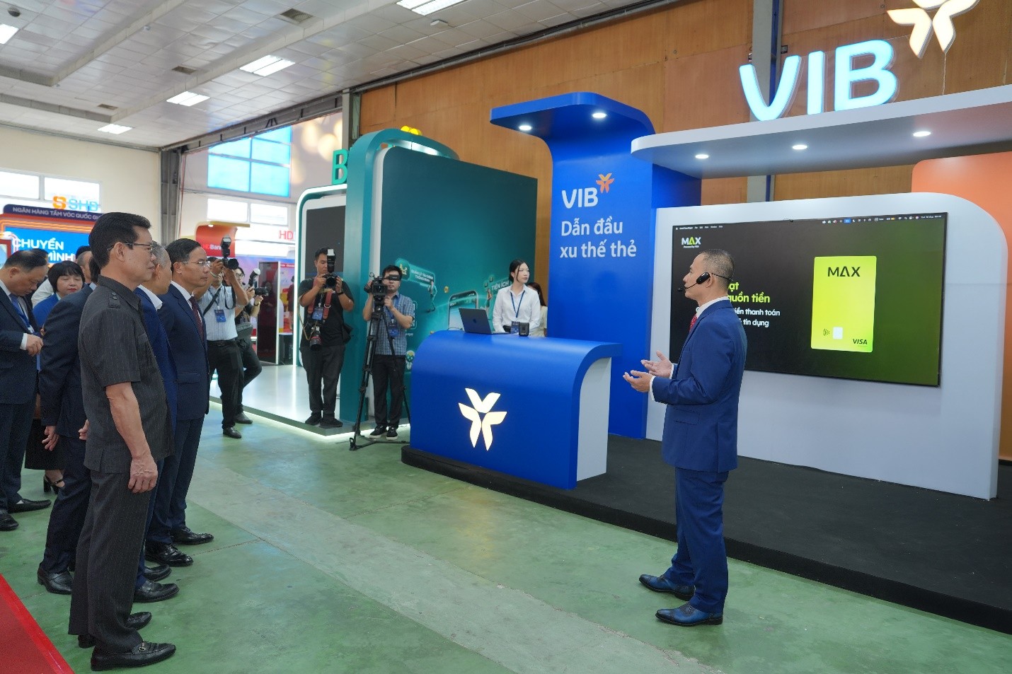 VIB dùng AI và dữ liệu để cá nhân hóa ngân hàng số trên nền tảng an toàn