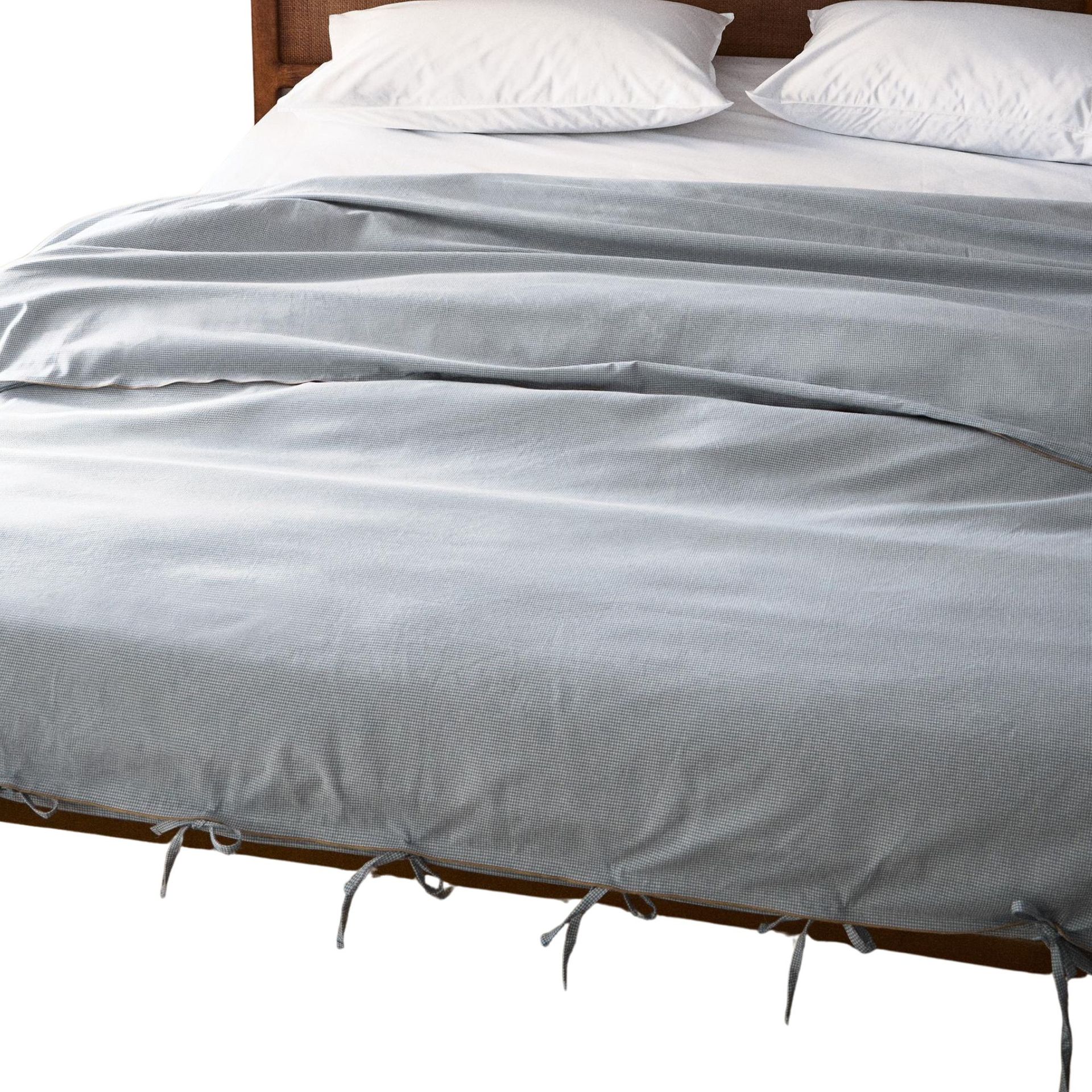 Lightweight Linen Quilts That Bridge the Seasons
