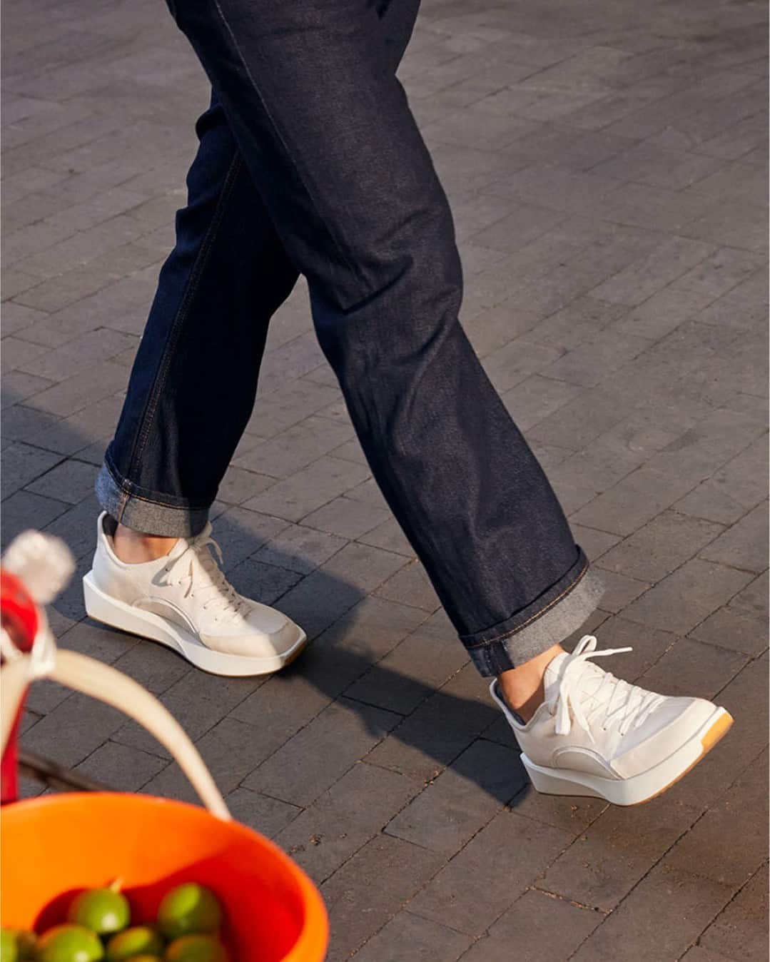 The Complete Guide to Wearing Sneakers Without Socks