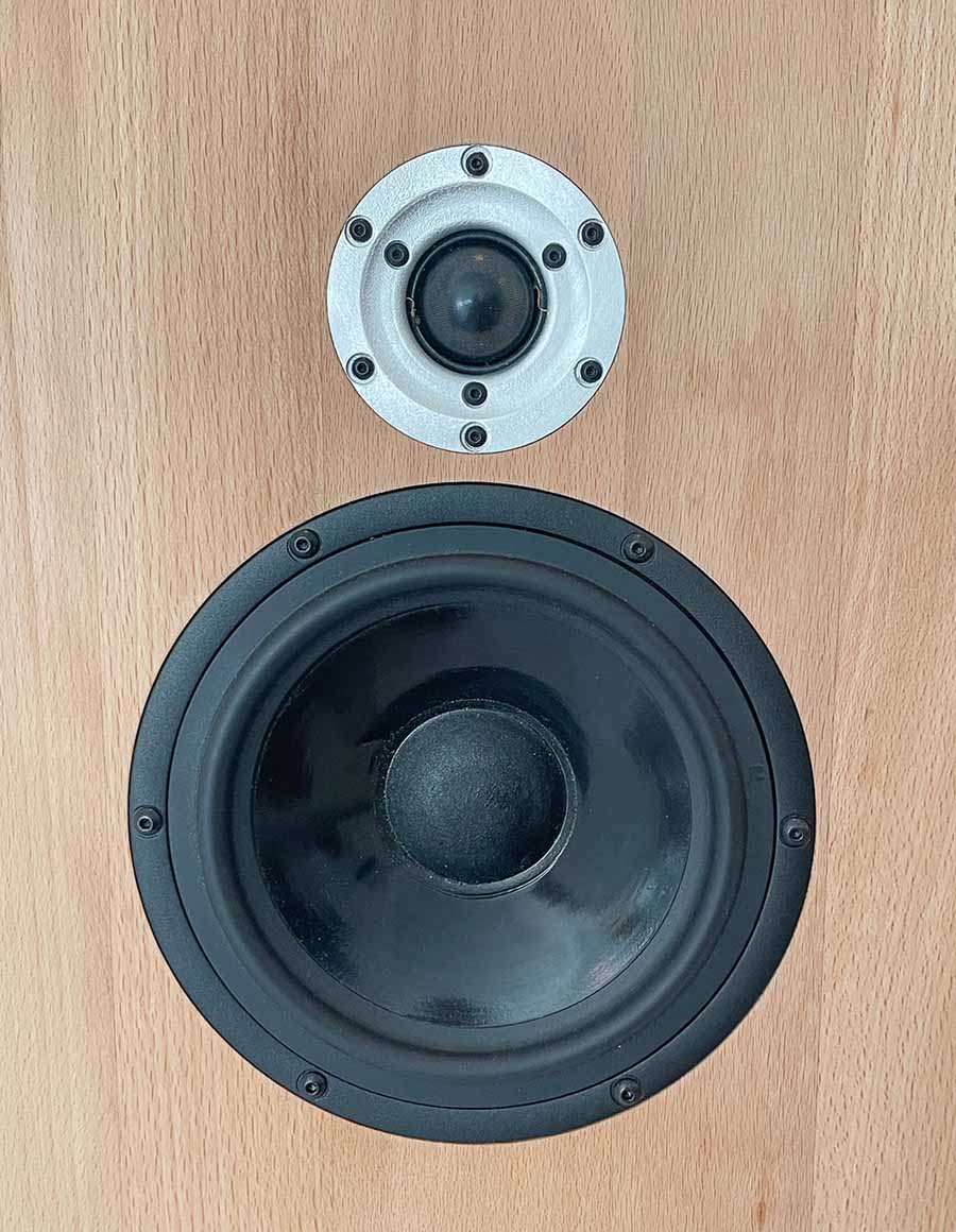 Tiga Pembicara Premium Terbaru Mengangkat Reka Bentuk di Audio Showcase