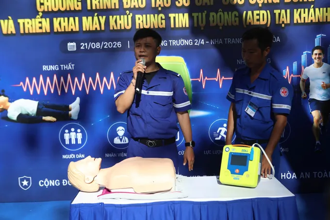 Máy khử rung tim tự động trên phố biển: bước ngoặt cho cấp cứu tim mạch
