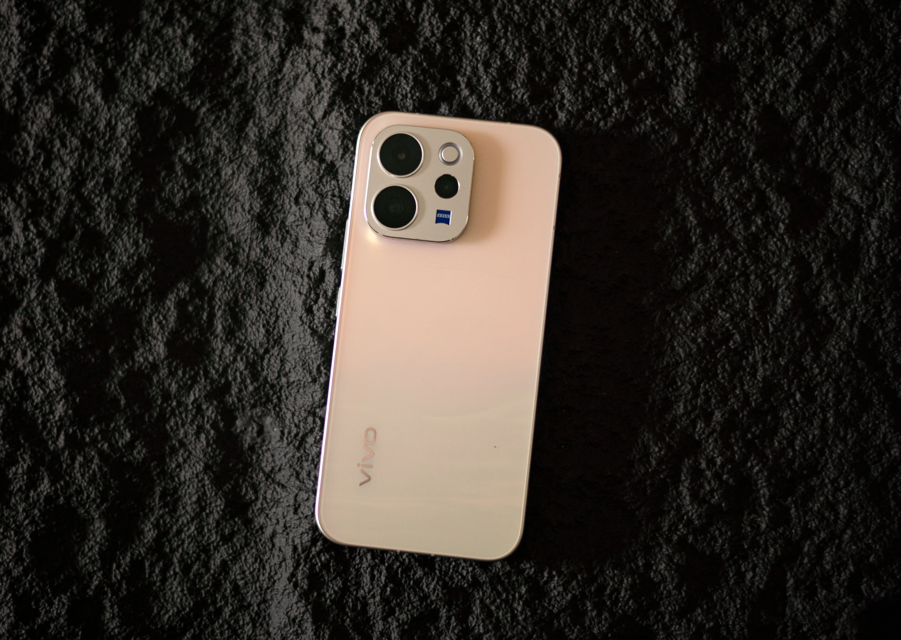 Chip Snapdragon giá cao đang đẩy flagship Android vào bẫy của iPhone