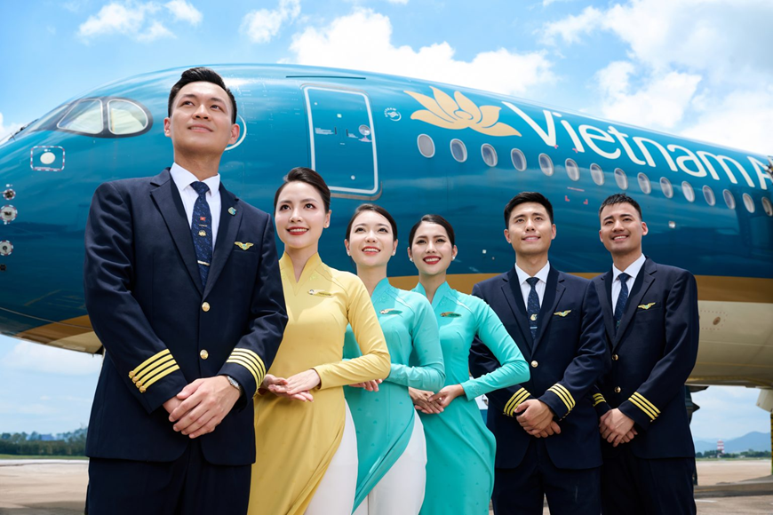 Nên đặt vé Vietjet hay Vietnam Airlines cho Tết Đinh Mùi?