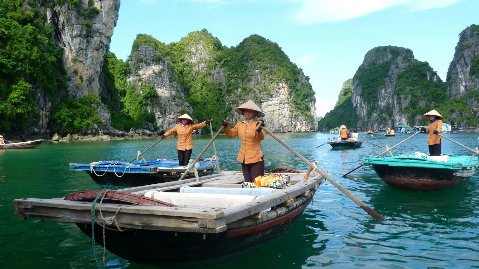 Việt Nam vươn lên nhóm điểm đến châu Á hút khách châu Âu