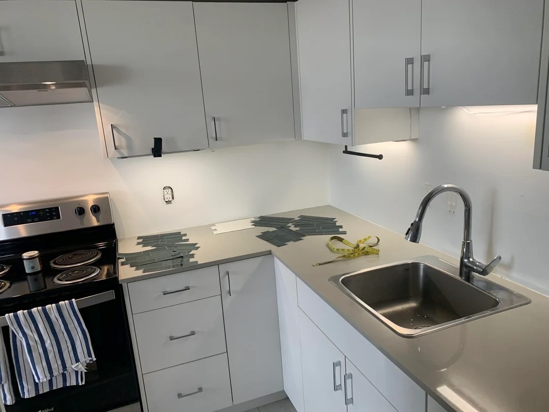 How Bold Cabinet Colors Transform a Kitchen Without Renovation
