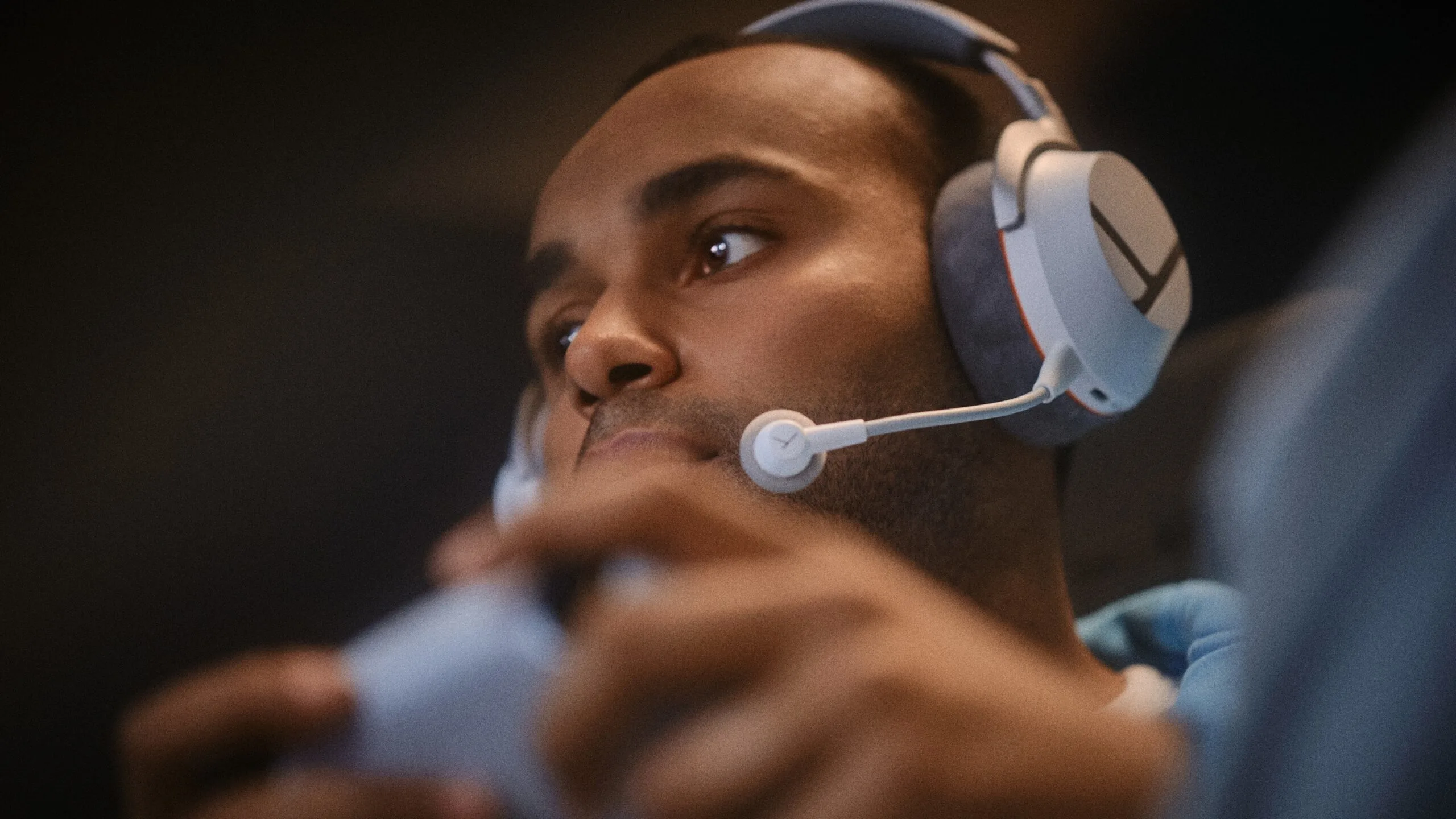 Headset Gaming Wireless Berbateri Tahan Lama Untuk Maraton Permainan