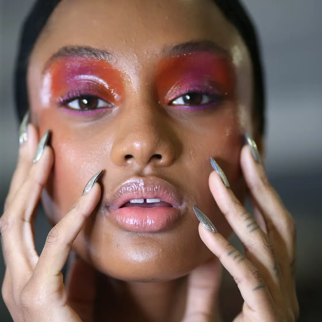 Chrome Nails Get a Fresh Makeover: Pearl, Velvet and Sea-Glass Finishes Redefine the Trend