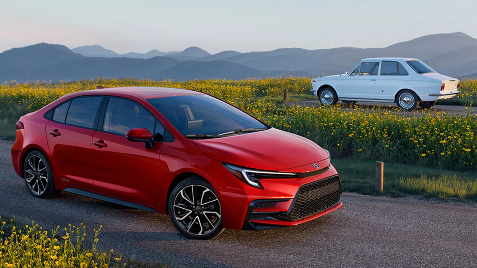 Toyota Corolla 60 năm: bản đặc biệt giới hạn 2.500 xe có đáng săn?