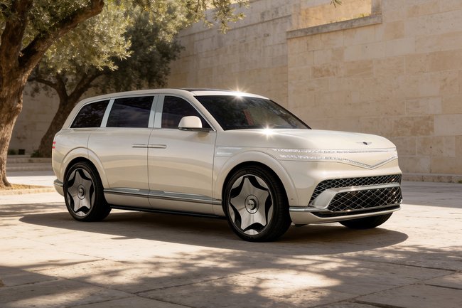 Genesis GV90 vs. Lucid Gravity GT-S: Which Luxury EV Flagship Wins?