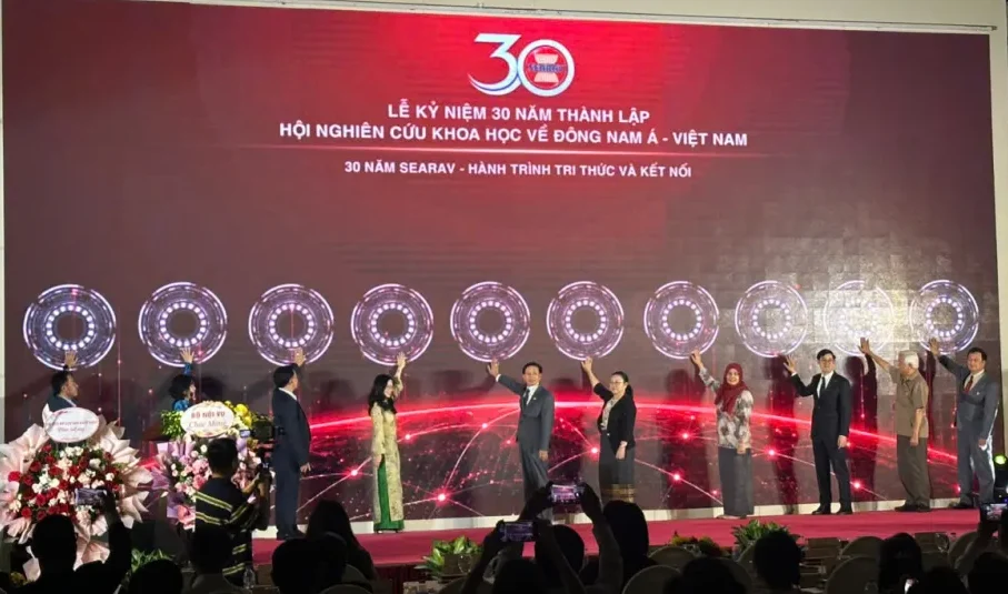 Nhà khoa học và trí thức: Cầu nối văn hóa, củng cố ngoại giao nhân dân
