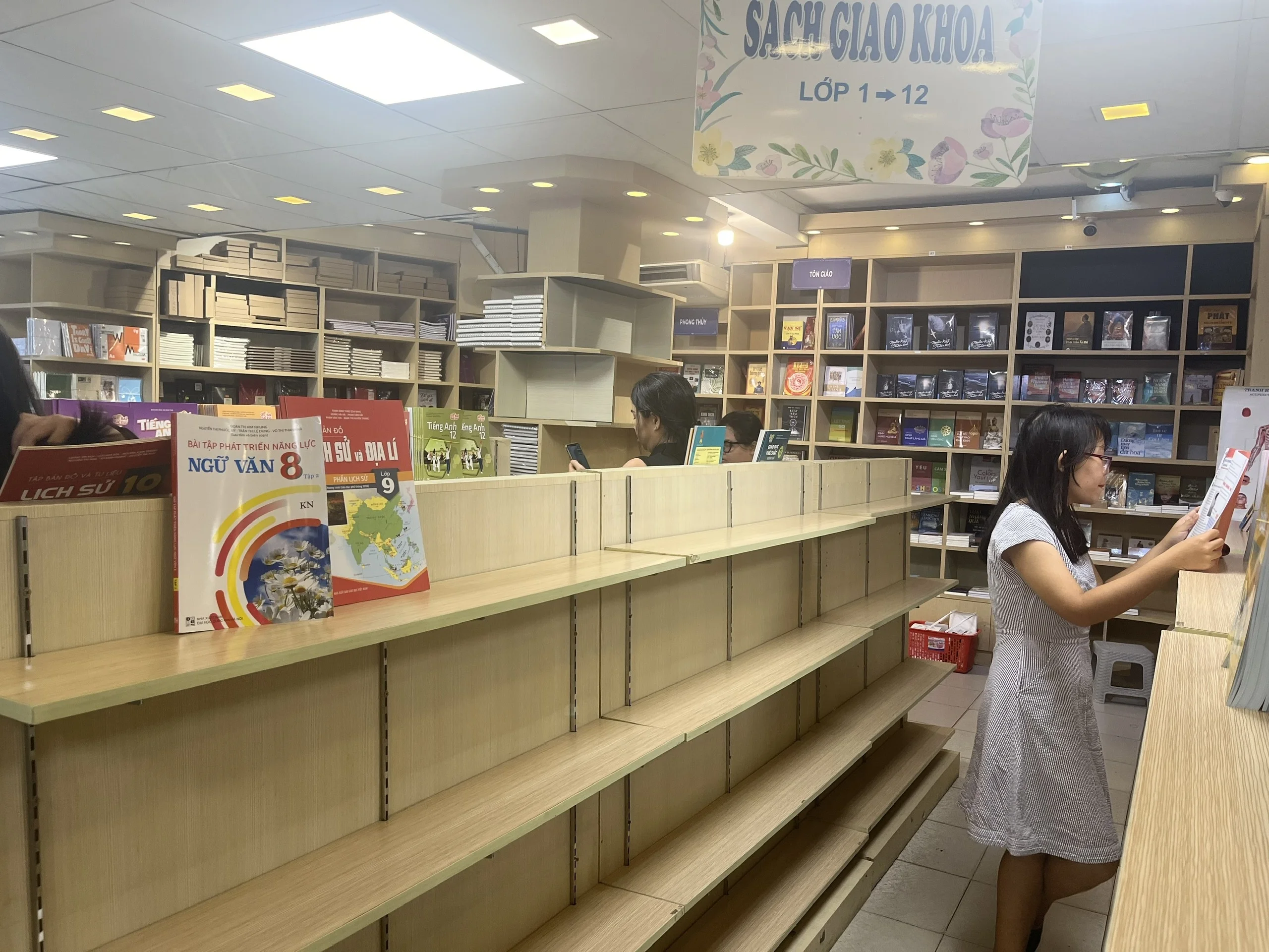 Khủng hoảng thiếu sách giáo khoa trước thềm năm học mới