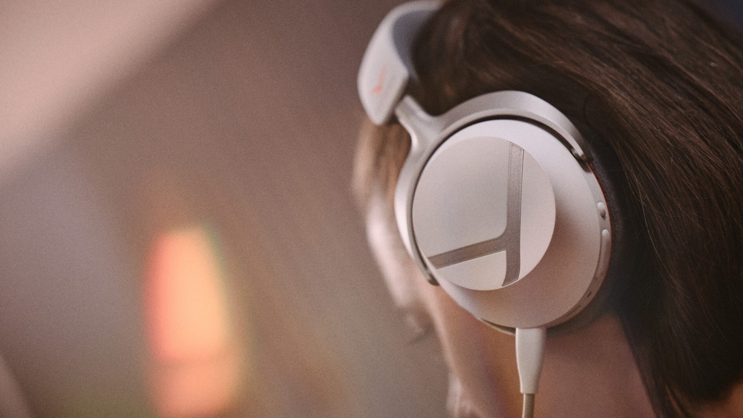 Wireless Gaming Headsets Make Battery Life the New Meta
