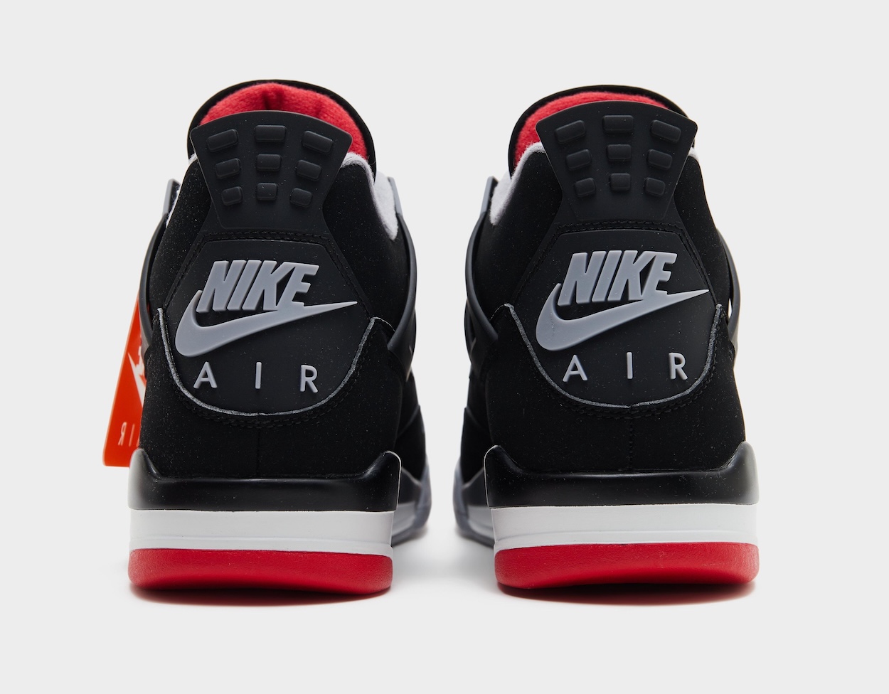 Air Jordan 4 Bred Kembali Dengan Nubuck Asli